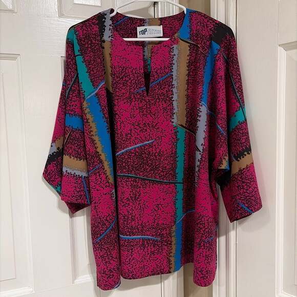 TOPNOTCH Tops - Topnotch Vintage 80s Abstract Graphic Print Keyhole Neck Blouse Top